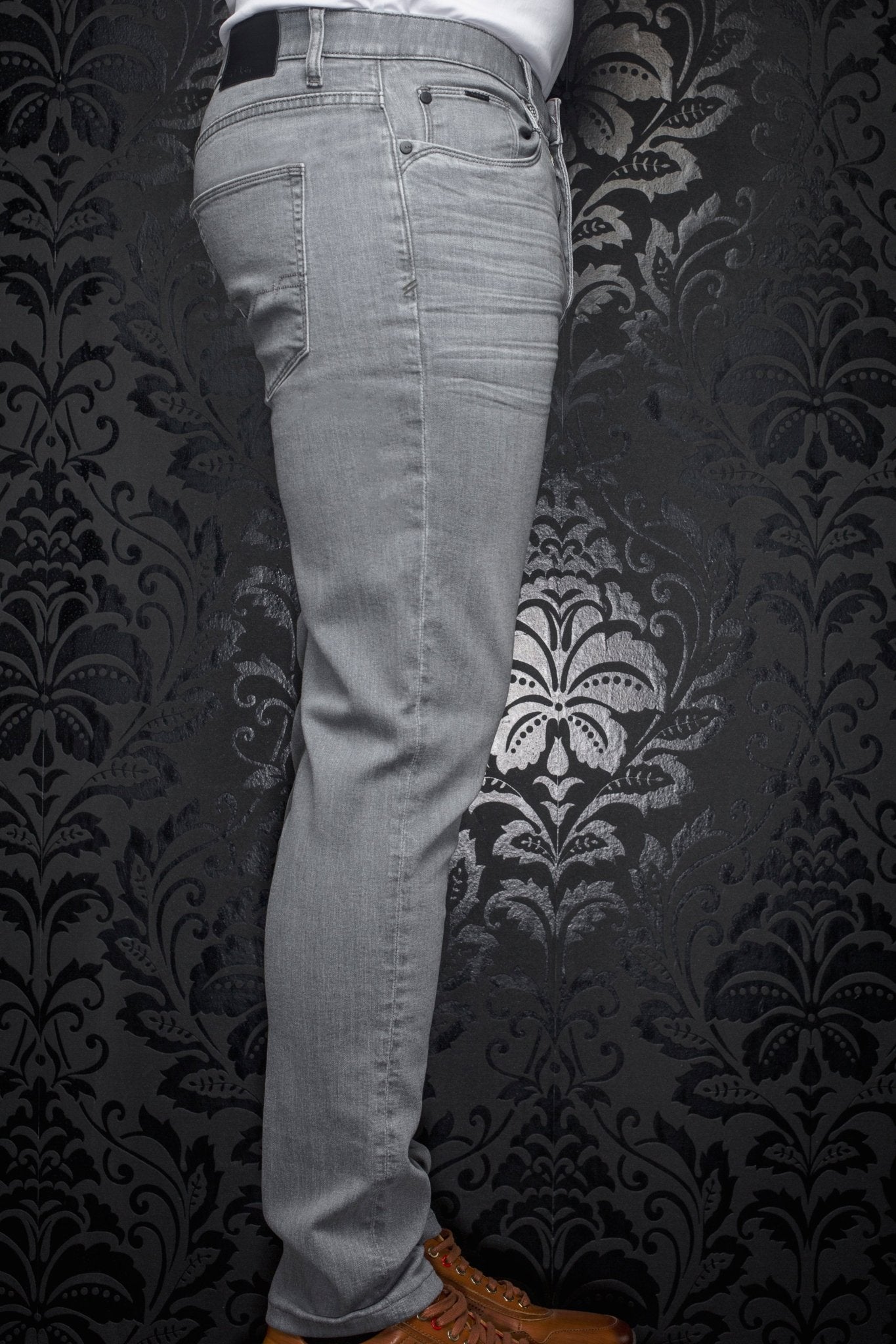 Au Noir · Johnny SRD — Gris clair